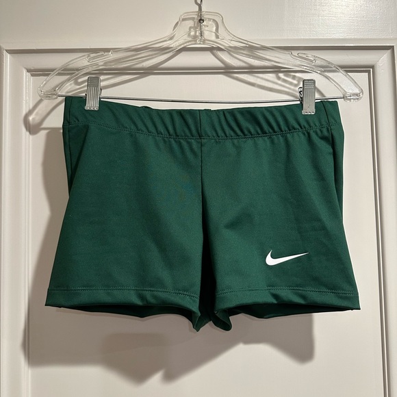 NWT Women’s Nike Performance Game Short Dark Green size medium - Picture 3 of 5